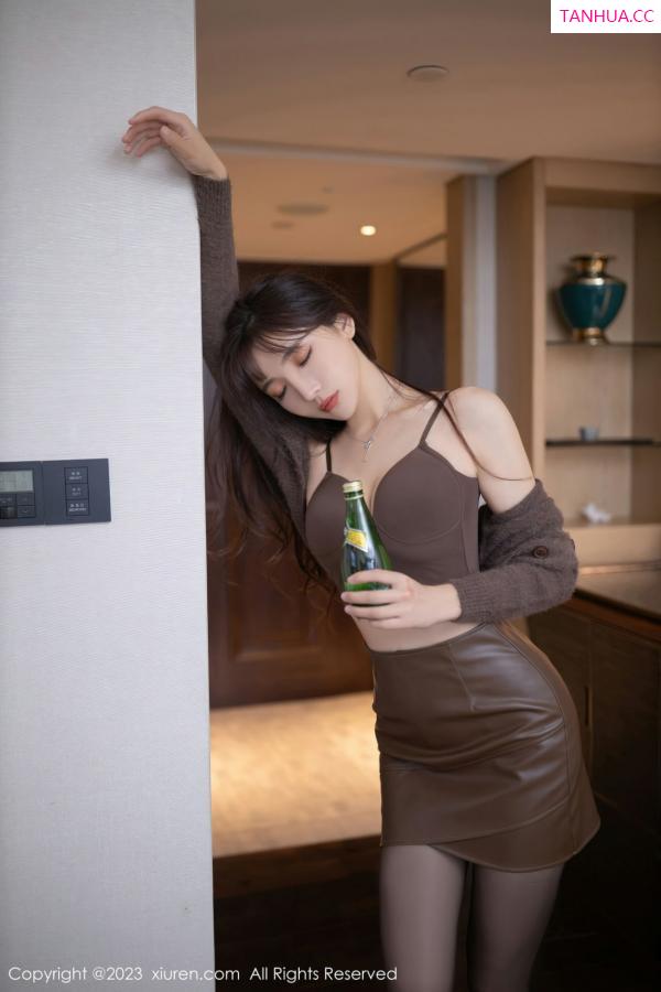 陆萱萱  [XiuRen]高清写真图 2023.01.19 No.6165 陆萱萱 醉酒调教第7张图片